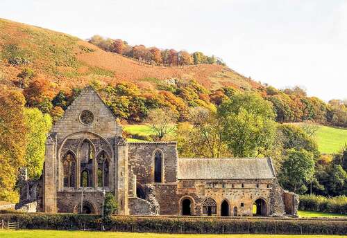 Valle Crusis Abbey - 2.1 miles